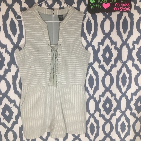 NWT romper - Picture 2 of 3